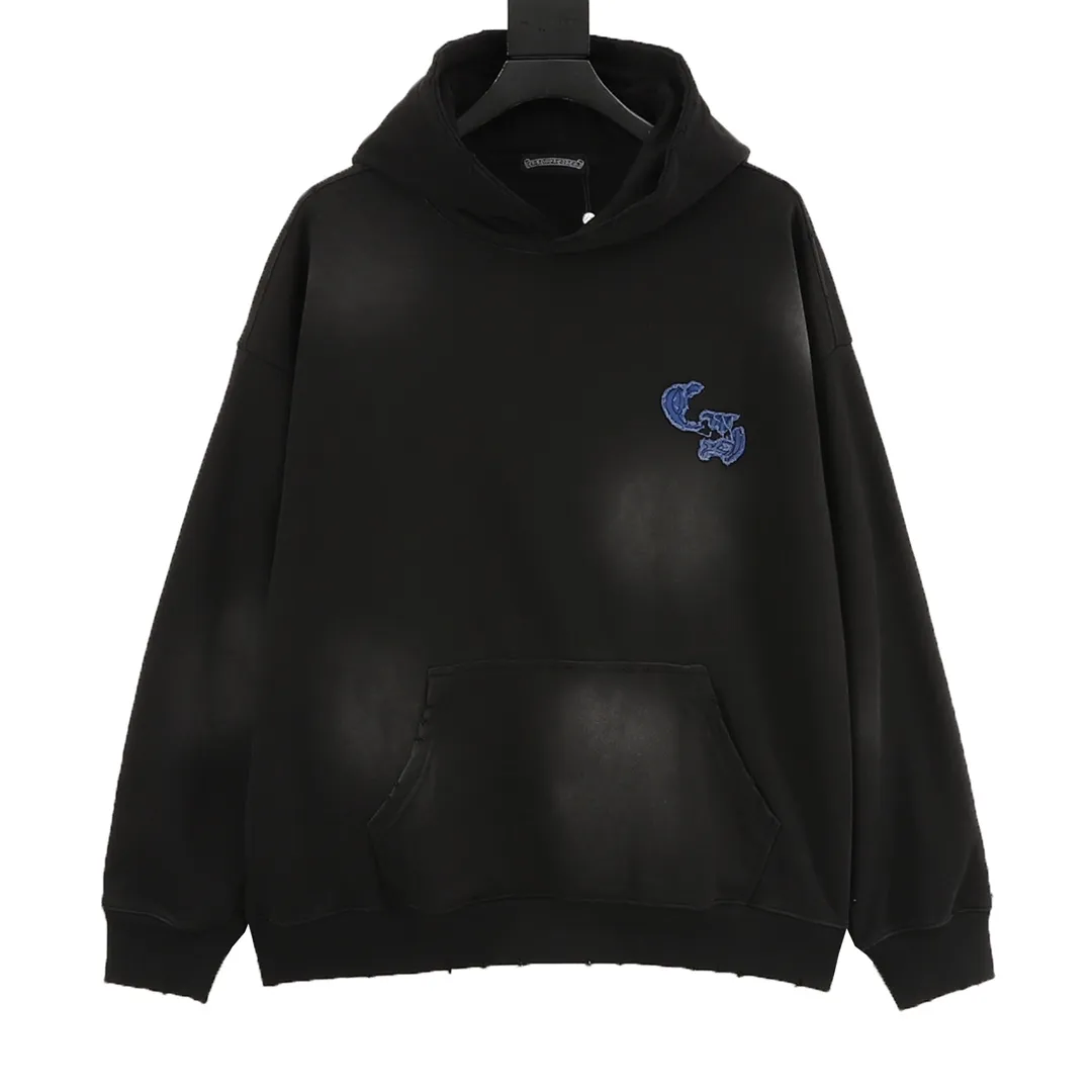 P580 Chrome Hearts/Chrome Hearts Heavy-duty washed horseshoe Sanskrit denim patch embroidered hooded sweatshirt. Made of double-strand double yarn 430g pure cotton sweatshirt fabric. The fabric is woven with double-strand twists. It is 40% stronger than single-strand yarn and forms a three-dimensional texture similar to the texture of tripe. It not only maintains the moisture absorption and breathability of pure cotton, but also achieves softness and non-collapse through double-strand thickening. Laser burning appliqué embroidery. Frayed process Micro-label patch on the chest Large logo horseshoe pattern on the back Heavy-duty laser burnt three-dimensional patch embroidery design Washed and frayed The overall garment presents a lazy style Whether it is daily outings or sports and fitness, you can show your trendy attitude and become the focus of the street Complete with three logos OS loose fit Color: washed black, washed white Size: S-XL